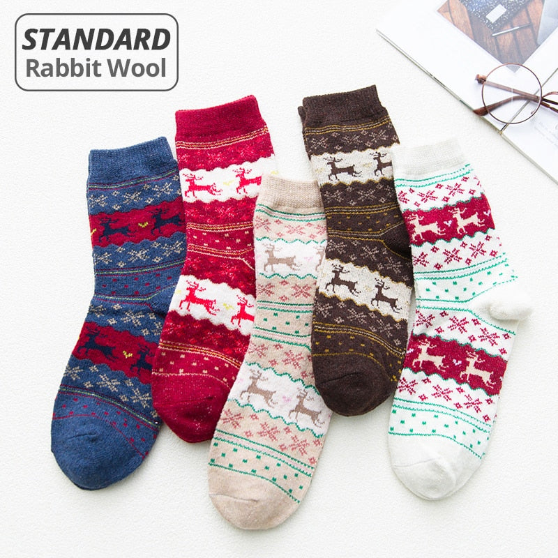 HSS Brand 5 Pairs Winter Men&#39;s Socks Thicken Sheep&#39;s Wool Socks Warm Men Retro Style Colorful Fashion Man Socks For Snow boots