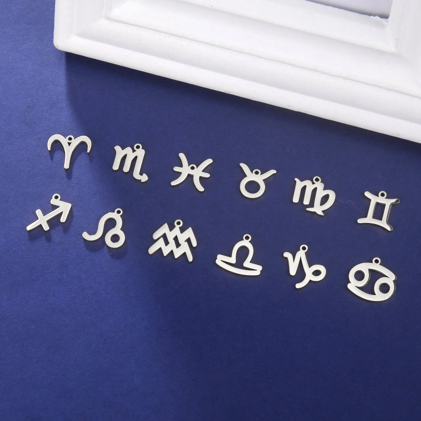Skyrim 12pcs/lot Stainless Steel Zodiac Charms Horoscope Astrological Sign DIY Pendant for Necklace Bracelet Jewelry Making