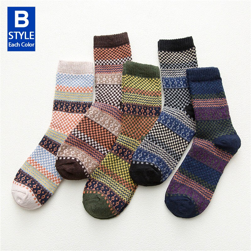 HSS Brand 5 Pairs Winter Men&#39;s Socks Thicken Sheep&#39;s Wool Socks Warm Men Retro Style Colorful Fashion Man Socks For Snow boots