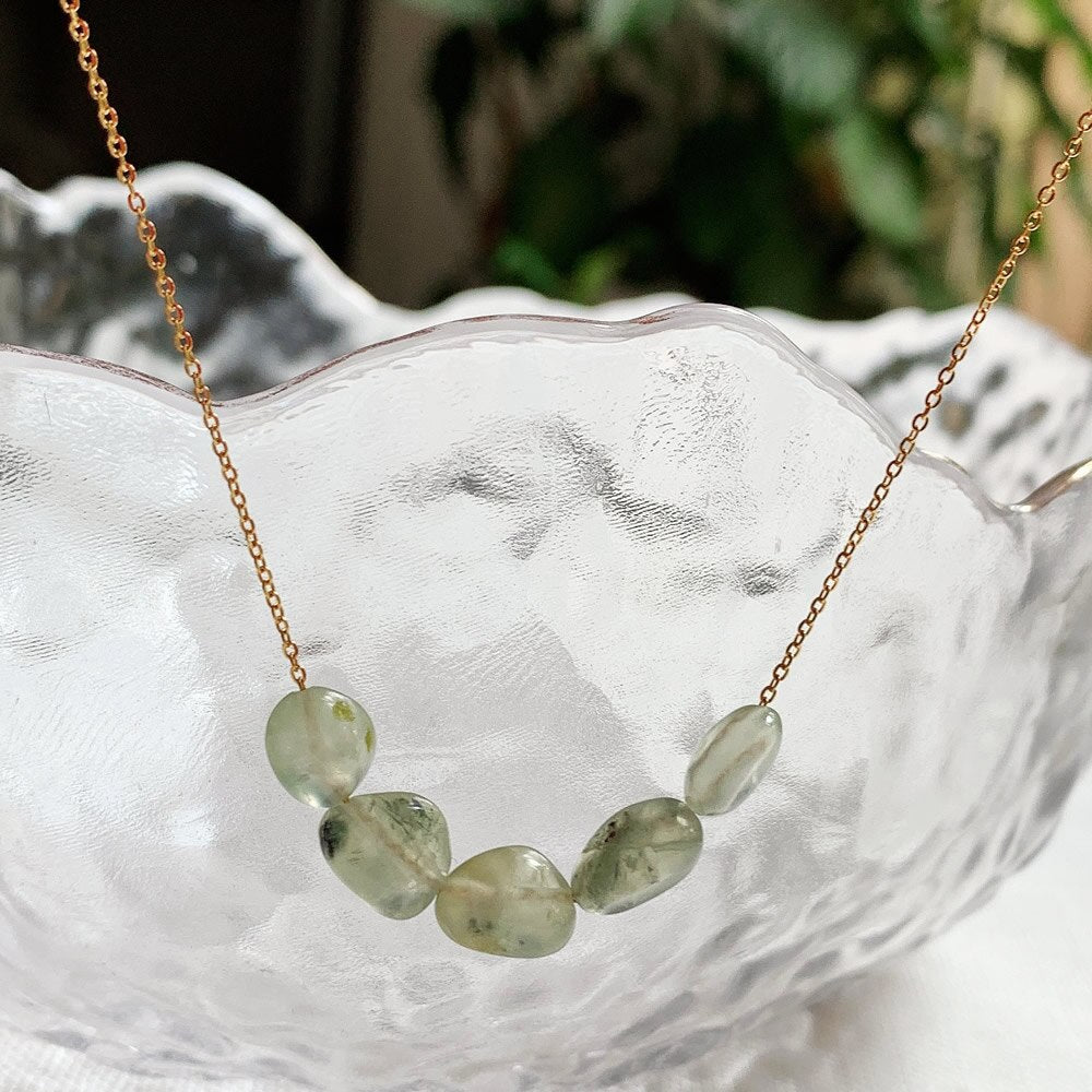 Minimalist Natural Crystal Stone Necklace Irregular Mineral Quartz Citrines Fluorite Purple Crystal Charm Tiny Chain Choker