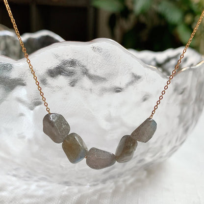 Minimalist Natural Crystal Stone Necklace Irregular Mineral Quartz Citrines Fluorite Purple Crystal Charm Tiny Chain Choker