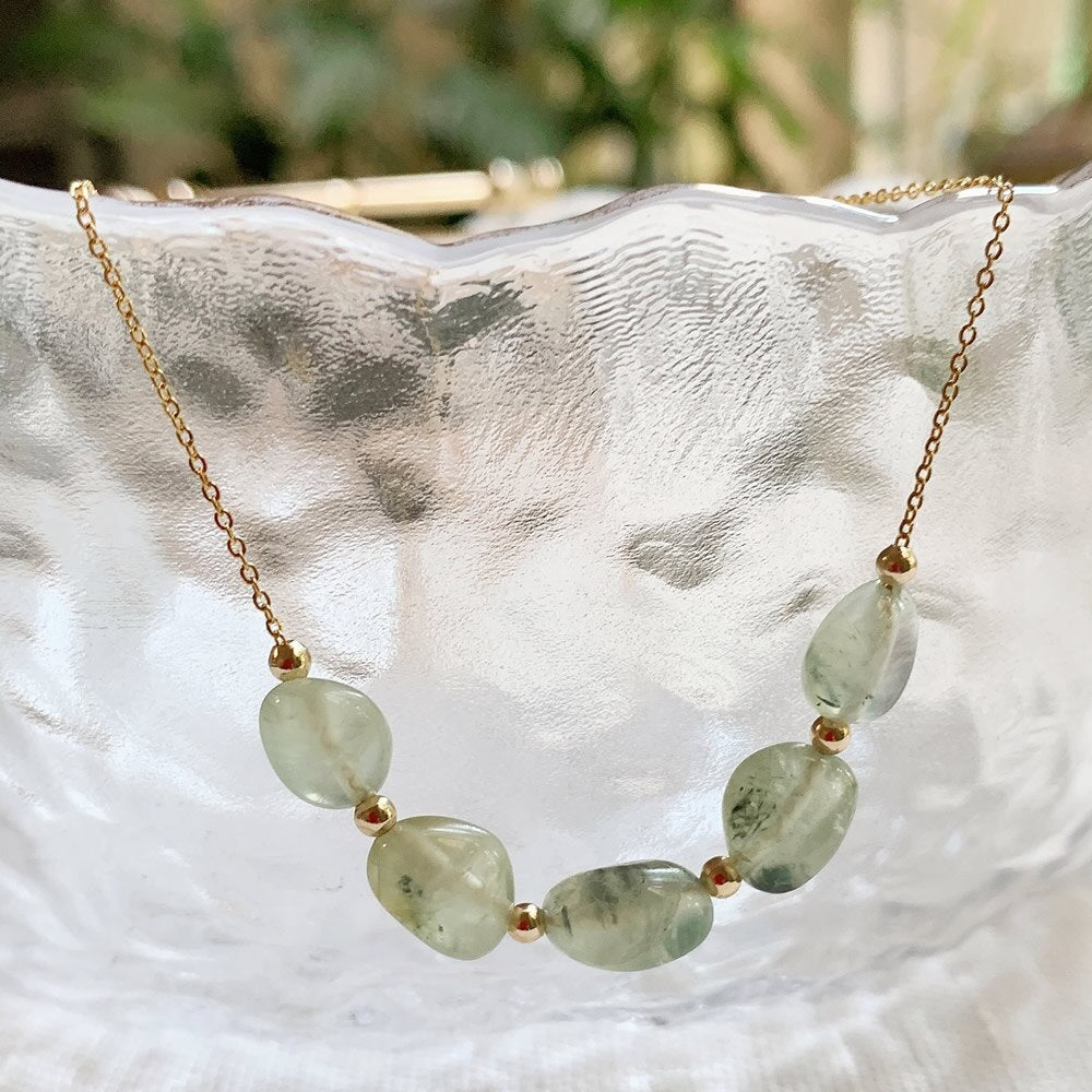 Minimalist Natural Crystal Stone Necklace Irregular Mineral Quartz Citrines Fluorite Purple Crystal Charm Tiny Chain Choker