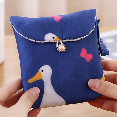 Portable Tampon Storage Bag Large Capacity Cute Women Sanitary Storage Bag Credit Card Earphone Data Cables Makeup Organizer